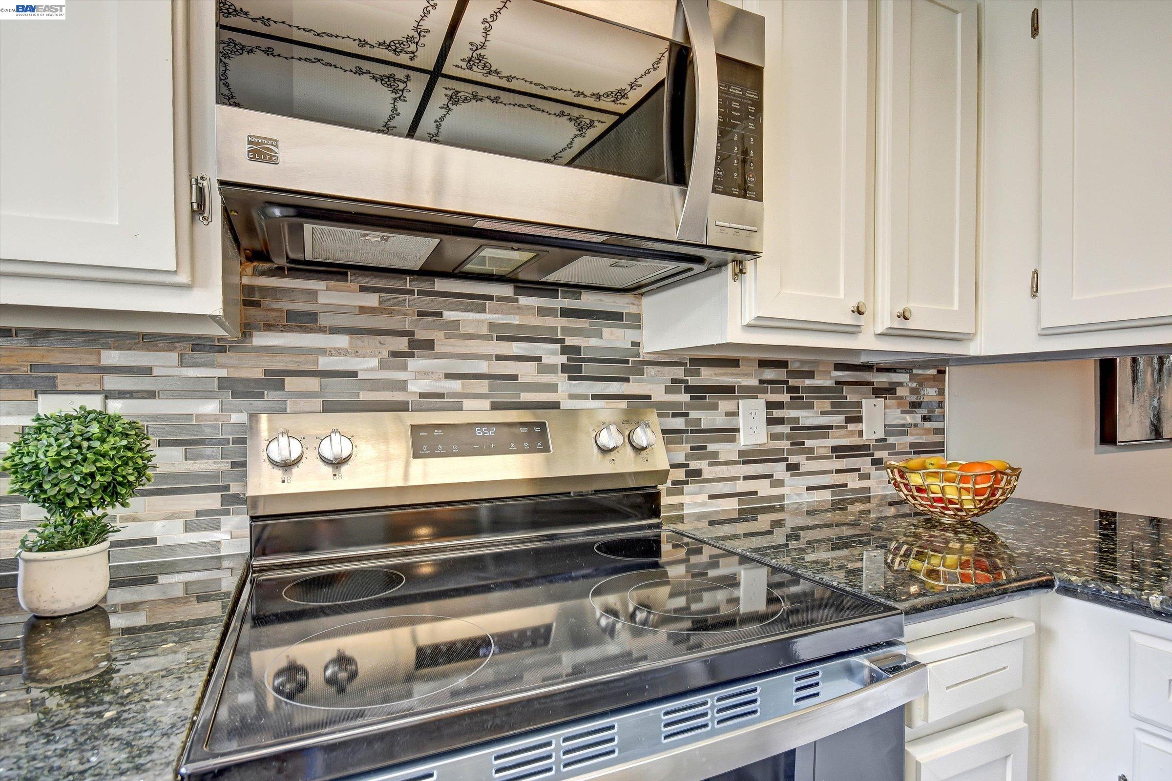 Detail Gallery Image 11 of 47 For 1163 Cherryview Ln, San Jose,  CA 95118 - 3 Beds | 2/1 Baths