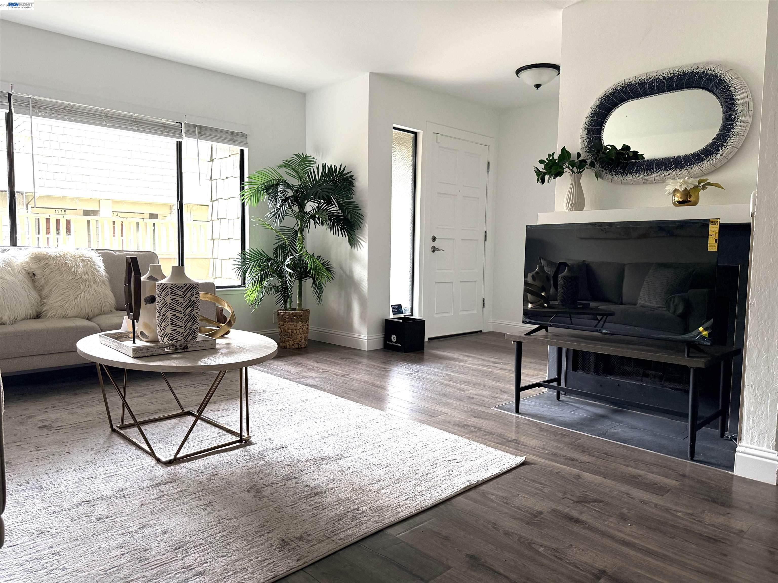 Detail Gallery Image 6 of 47 For 1163 Cherryview Ln, San Jose,  CA 95118 - 3 Beds | 2/1 Baths