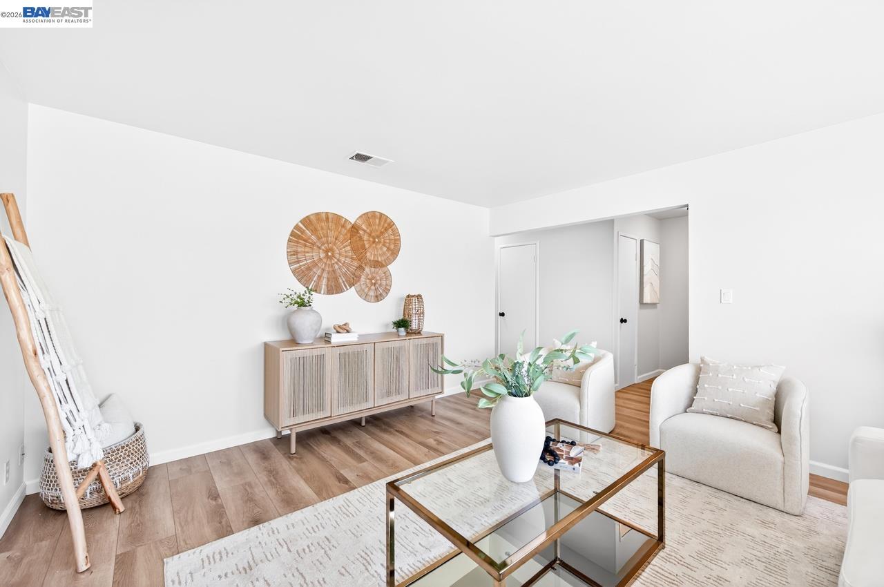 Detail Gallery Image 3 of 24 For 35314 Santiago St, Fremont,  CA 94536 - 3 Beds | 2 Baths