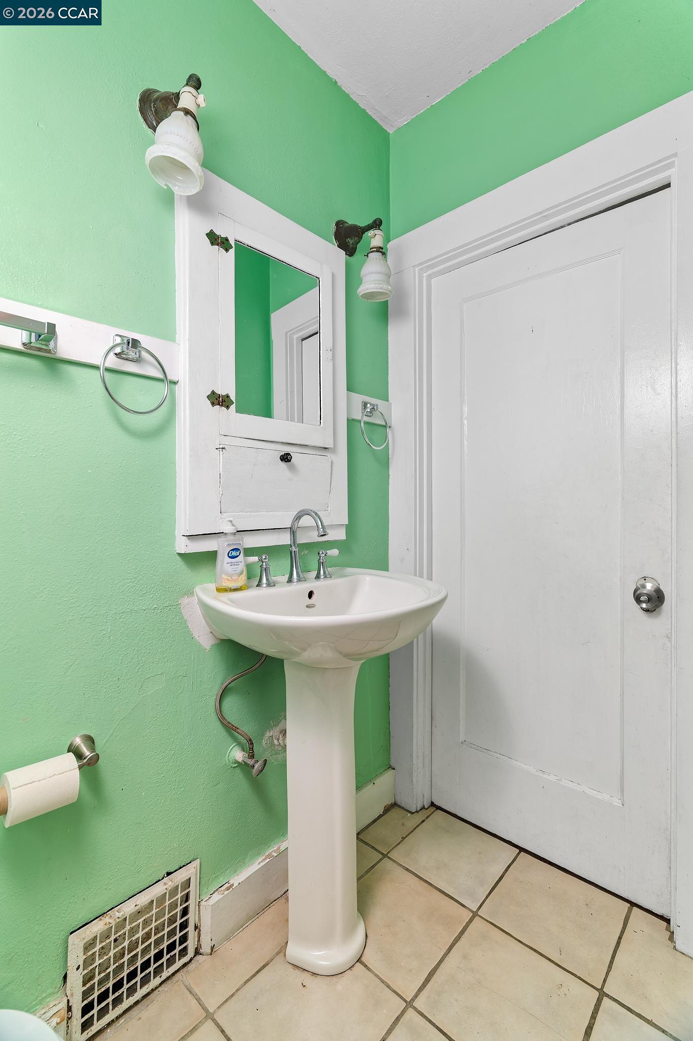 2636 Cole St, Oakland CA 94601 — photo 20