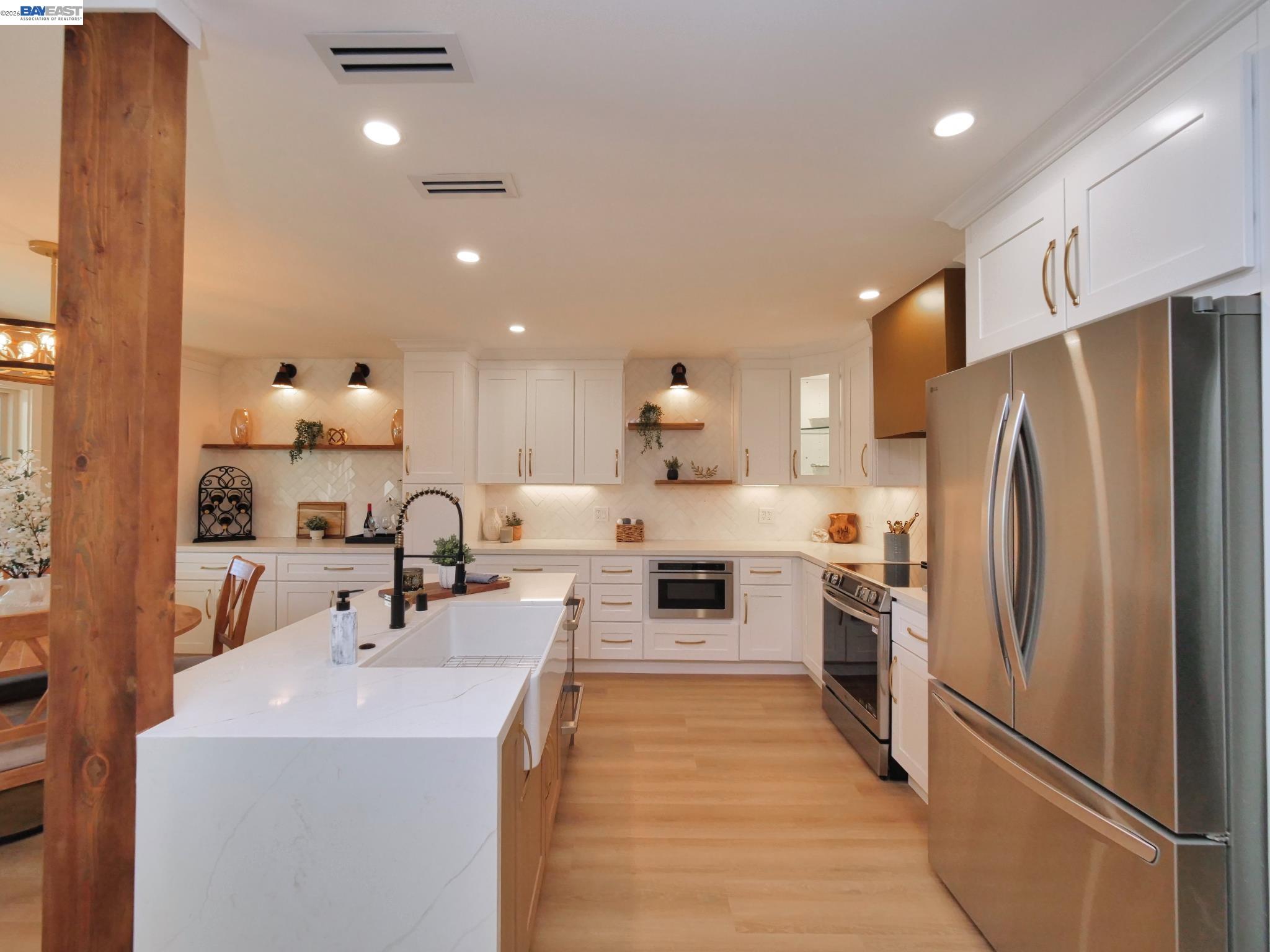 Photo #3: 41131663 Listing: Photo #3