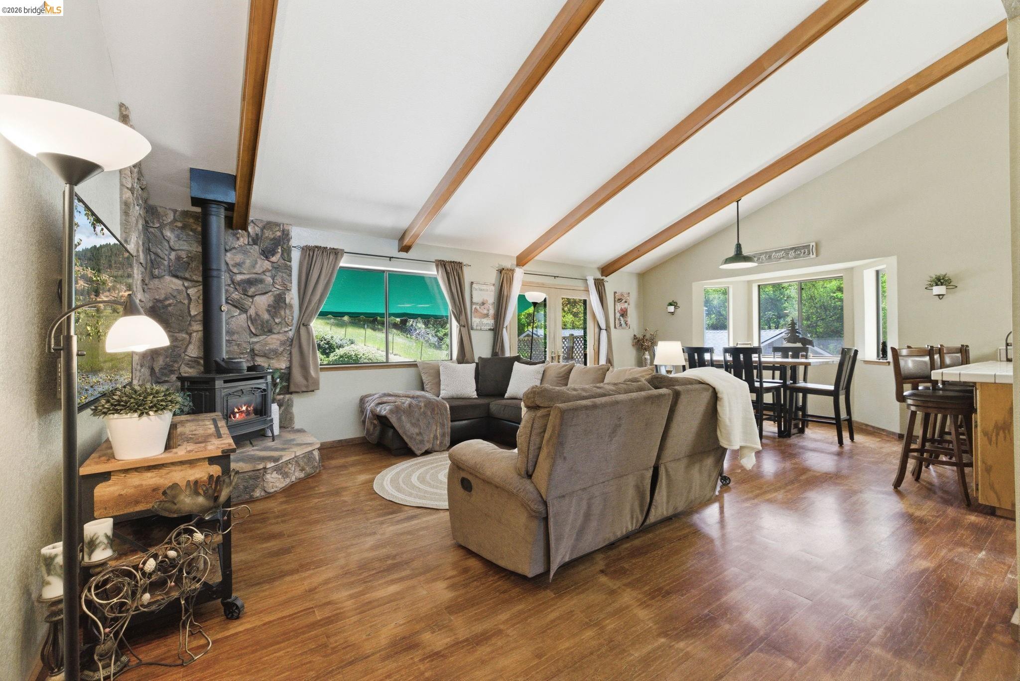 Detail Gallery Image 11 of 70 For 12759 Cresthaven Dr., Groveland,  CA 95321 - 3 Beds | 2 Baths