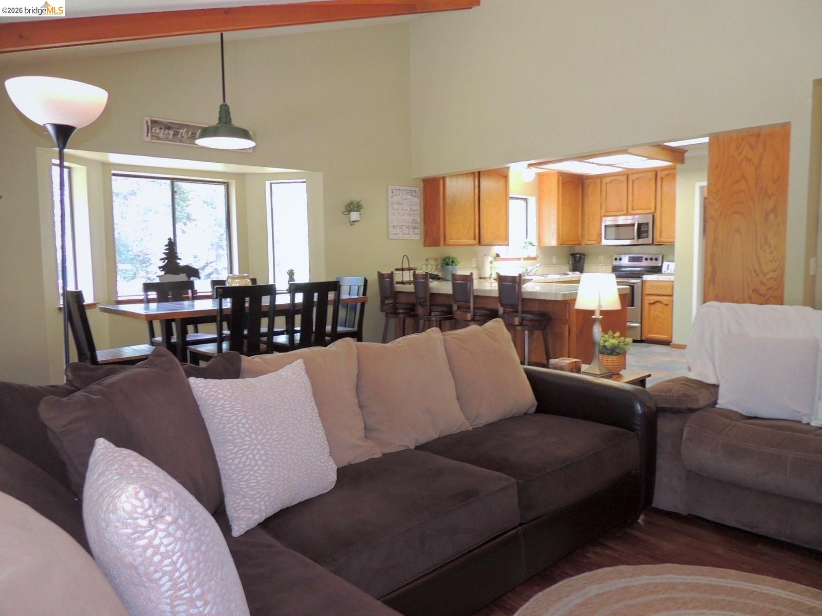 Detail Gallery Image 12 of 70 For 12759 Cresthaven Dr., Groveland,  CA 95321 - 3 Beds | 2 Baths