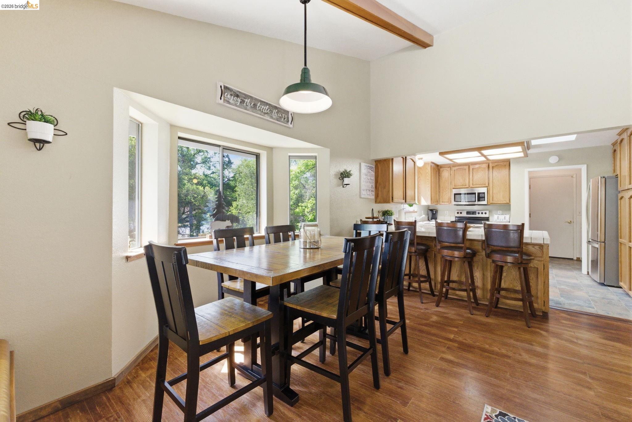 Detail Gallery Image 14 of 70 For 12759 Cresthaven Dr., Groveland,  CA 95321 - 3 Beds | 2 Baths