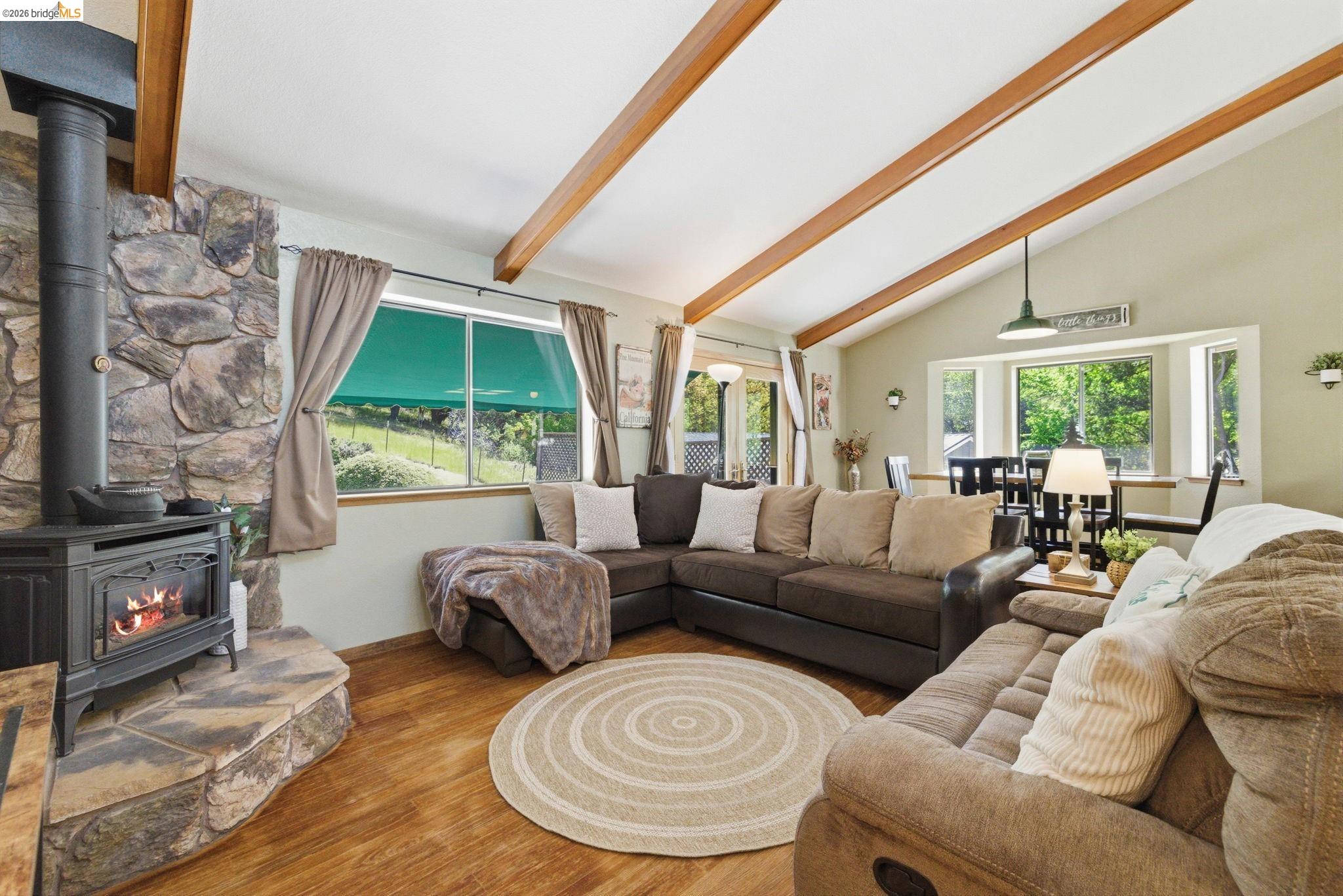 Detail Gallery Image 10 of 70 For 12759 Cresthaven Dr., Groveland,  CA 95321 - 3 Beds | 2 Baths