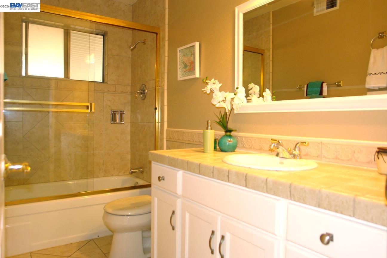 Detail Gallery Image 13 of 26 For 306 S Park Victoria Dr, Milpitas,  CA 95035 - 3 Beds | 2 Baths