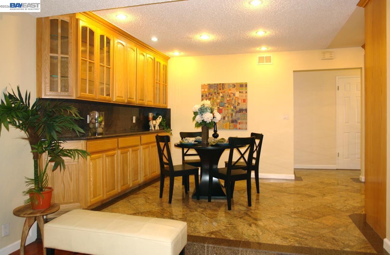 Detail Gallery Image 14 of 26 For 306 S Park Victoria Dr, Milpitas,  CA 95035 - 3 Beds | 2 Baths