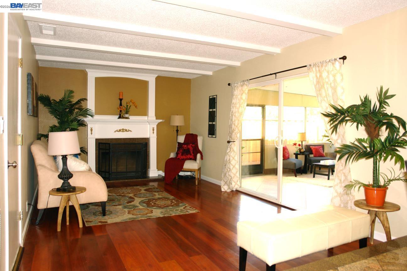 Detail Gallery Image 4 of 26 For 306 S Park Victoria Dr, Milpitas,  CA 95035 - 3 Beds | 2 Baths