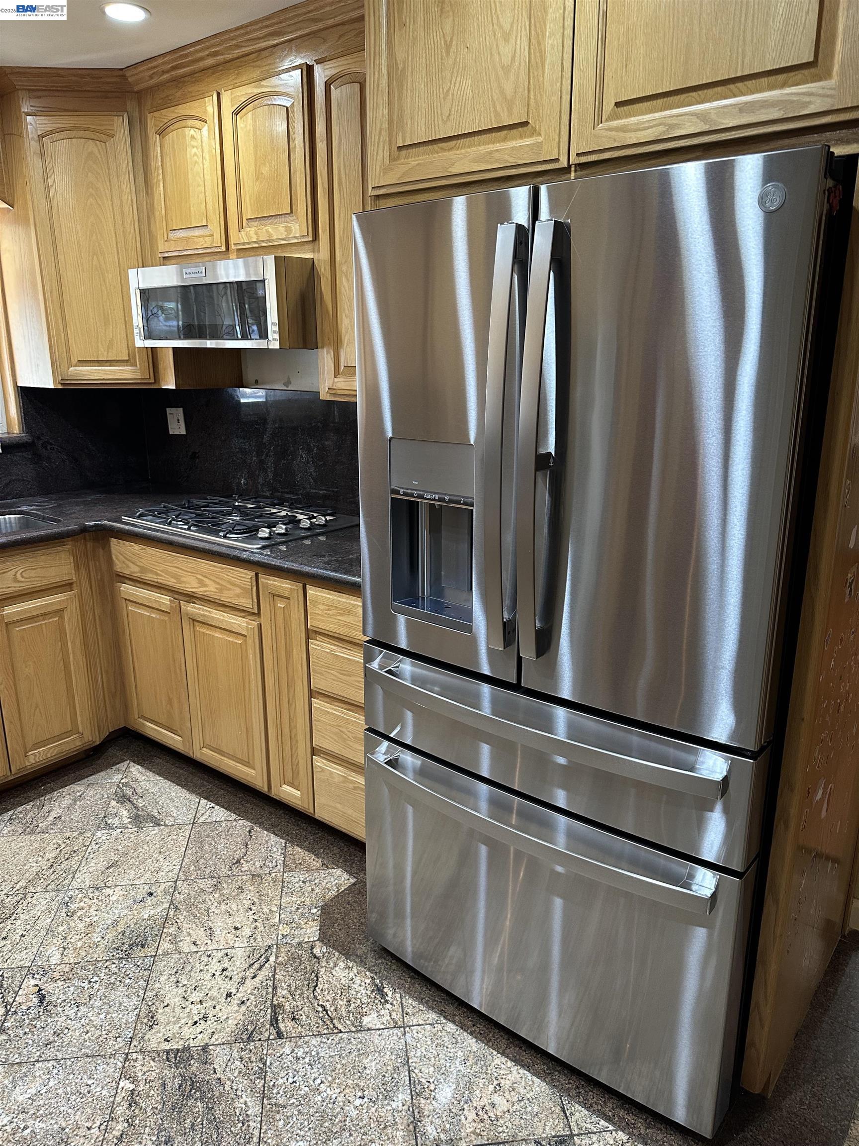 Detail Gallery Image 6 of 26 For 306 S Park Victoria Dr, Milpitas,  CA 95035 - 3 Beds | 2 Baths