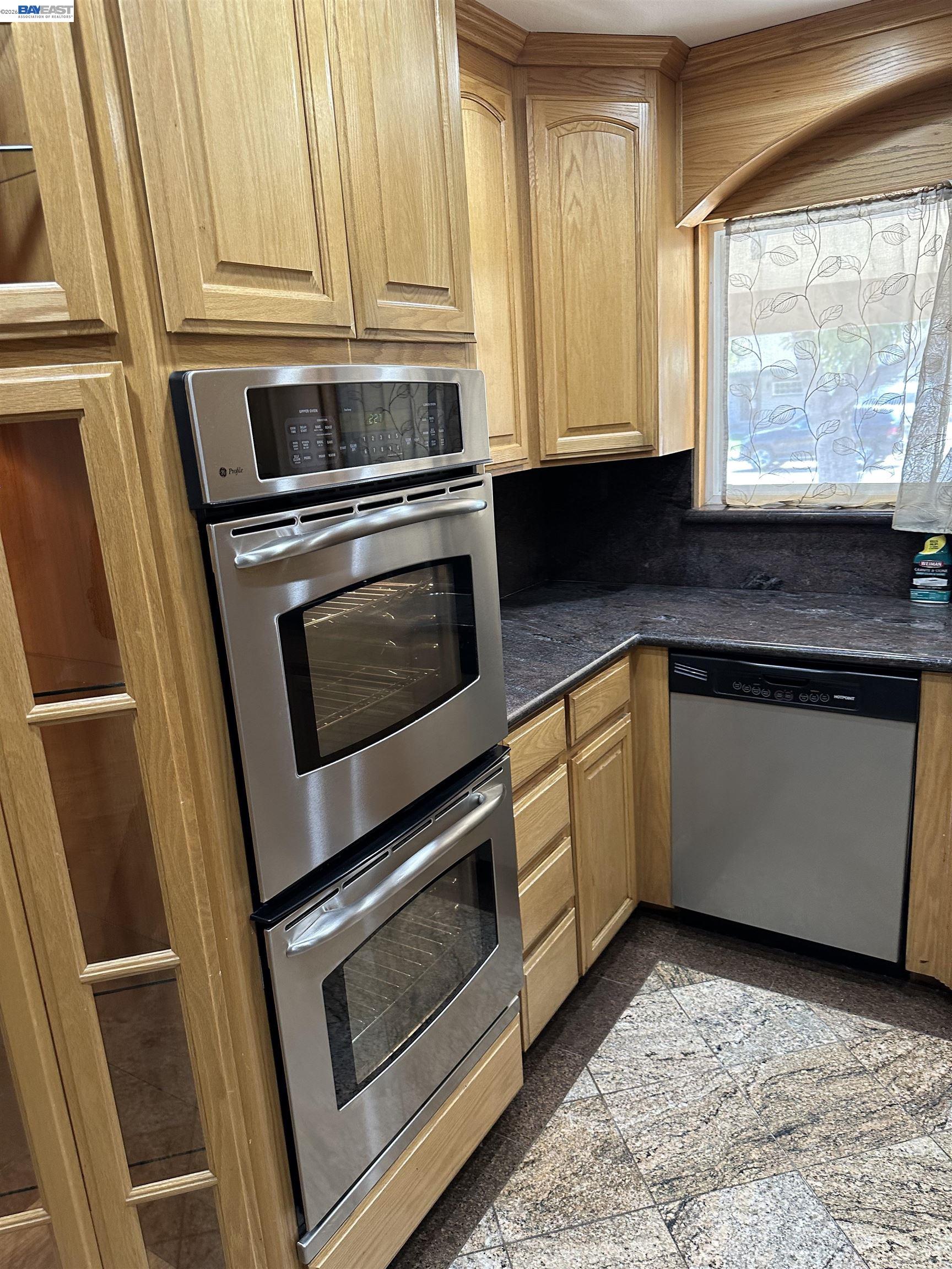 Detail Gallery Image 7 of 26 For 306 S Park Victoria Dr, Milpitas,  CA 95035 - 3 Beds | 2 Baths