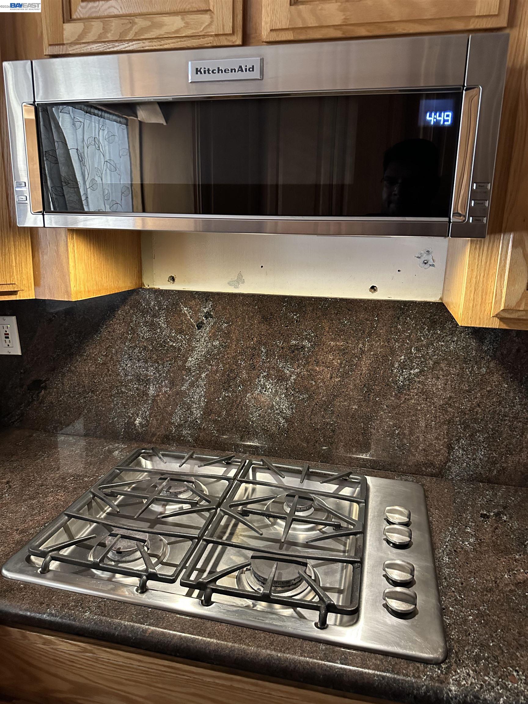 Detail Gallery Image 9 of 26 For 306 S Park Victoria Dr, Milpitas,  CA 95035 - 3 Beds | 2 Baths