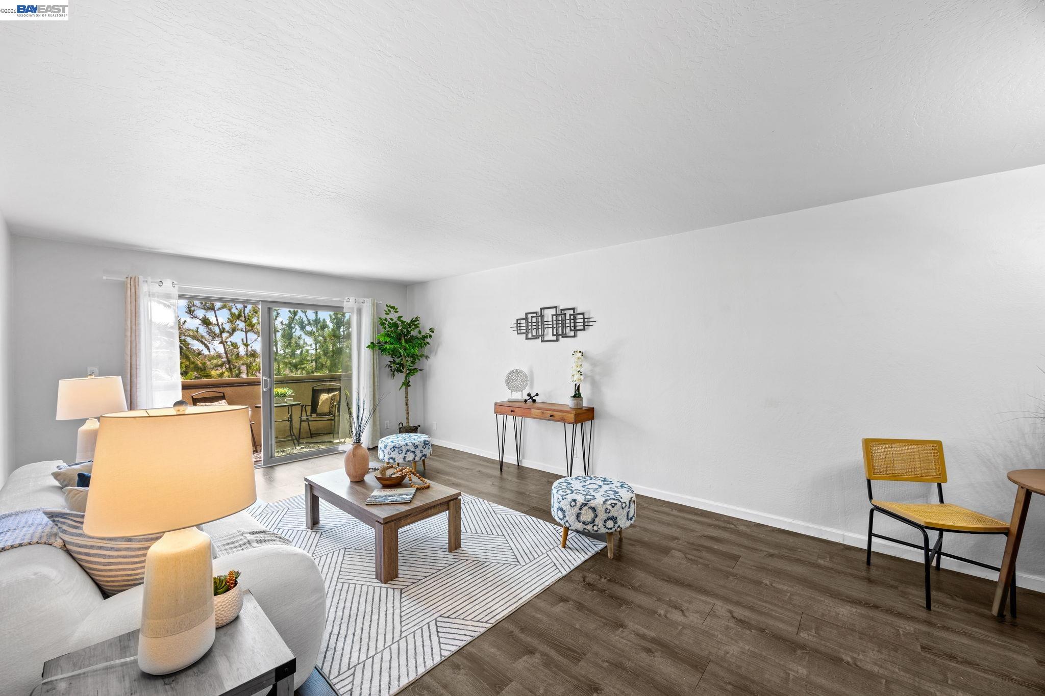 Photo #2: 41131693 Listing: Photo #2