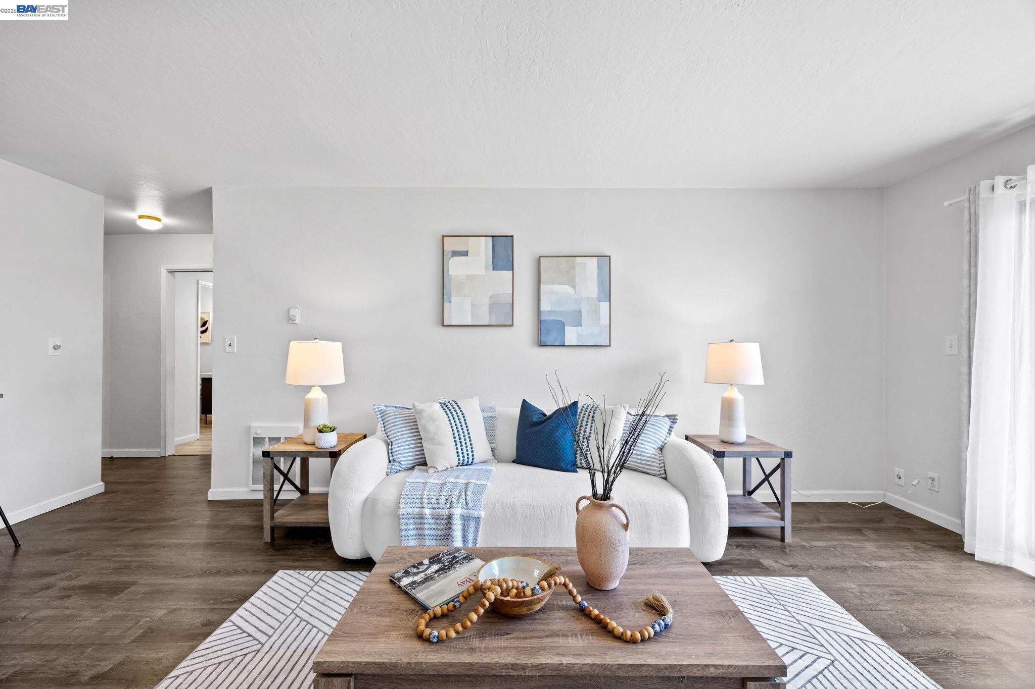 Photo #3: 41131693 Listing: Photo #3