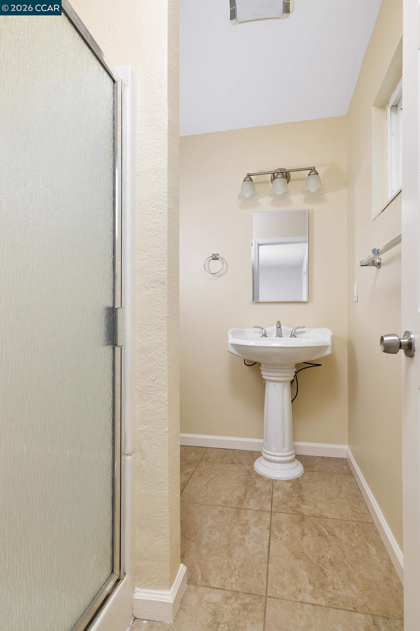 Detail Gallery Image 11 of 22 For 300 Radcliffe Dr, Vallejo,  CA 94589 - 4 Beds | 2 Baths