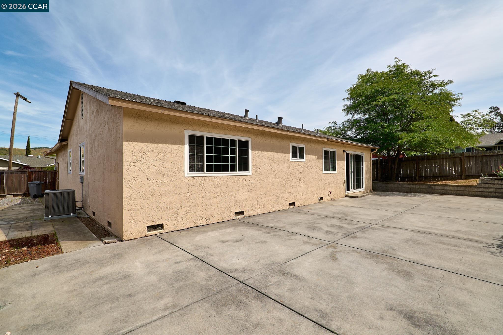 Detail Gallery Image 18 of 22 For 300 Radcliffe Dr, Vallejo,  CA 94589 - 4 Beds | 2 Baths