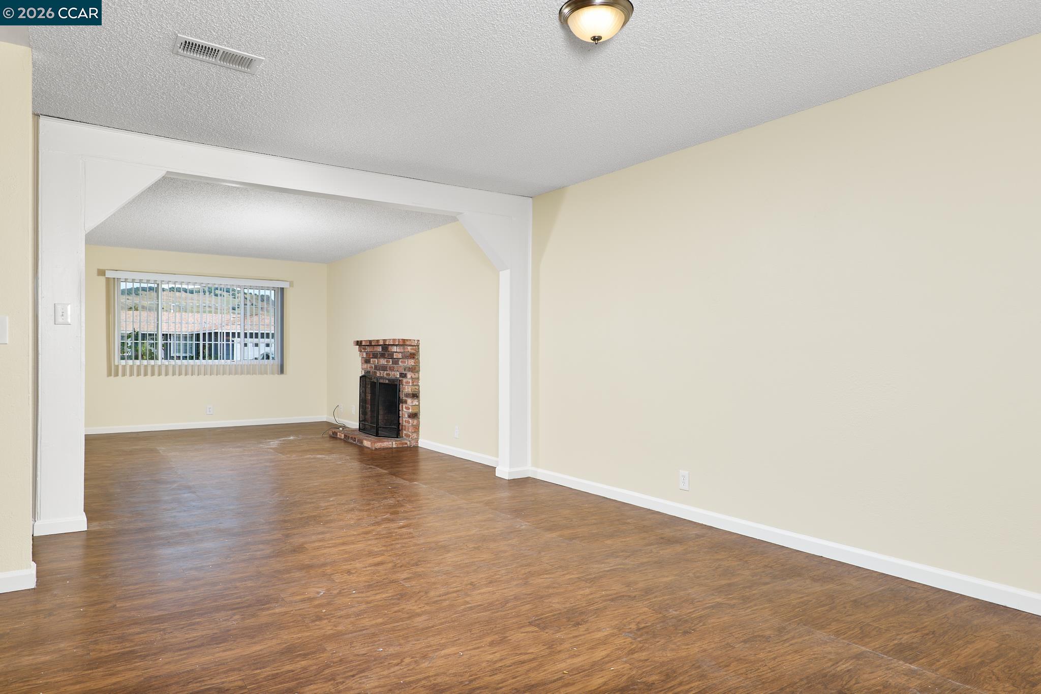 Detail Gallery Image 7 of 22 For 300 Radcliffe Dr, Vallejo,  CA 94589 - 4 Beds | 2 Baths