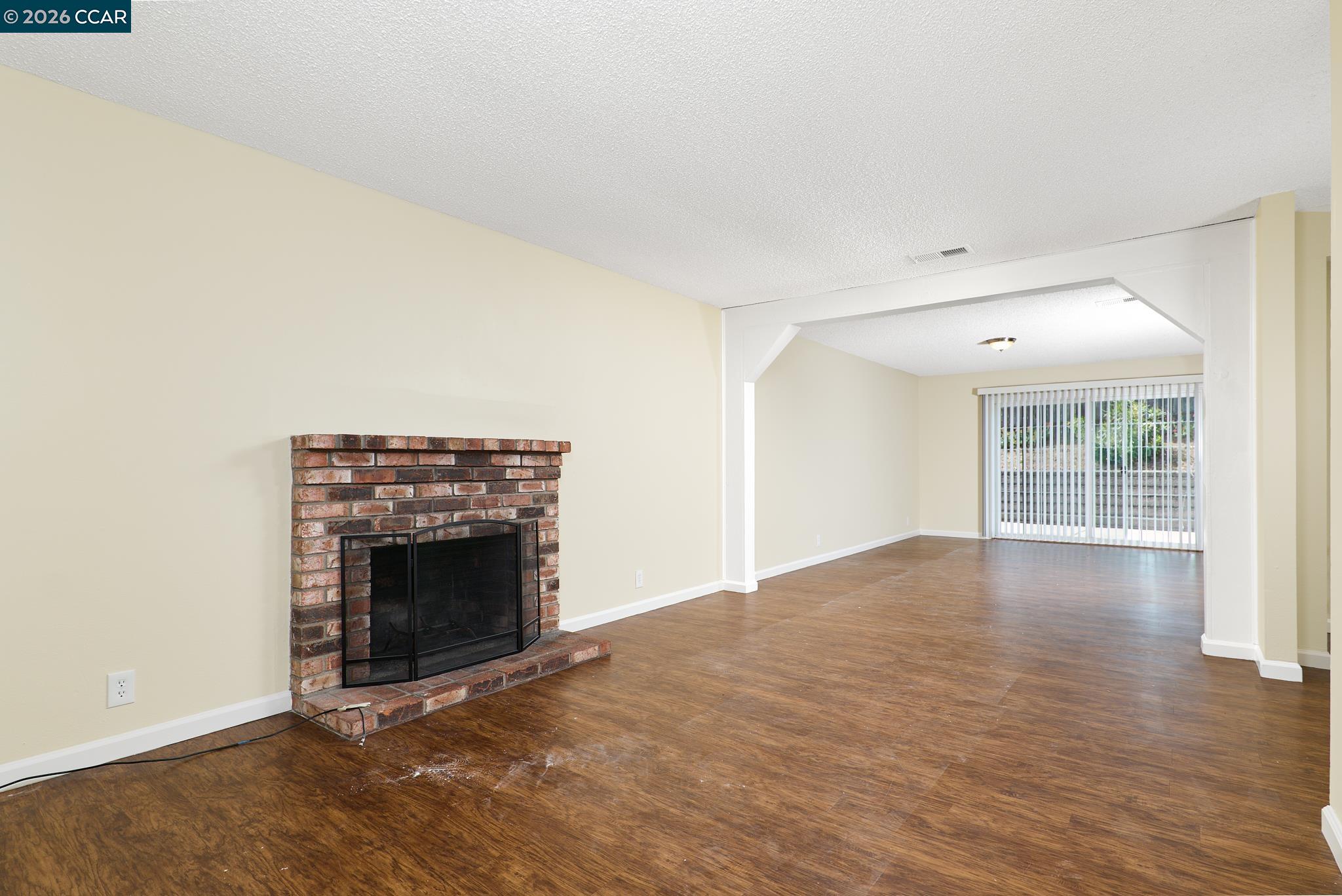 Detail Gallery Image 8 of 22 For 300 Radcliffe Dr, Vallejo,  CA 94589 - 4 Beds | 2 Baths