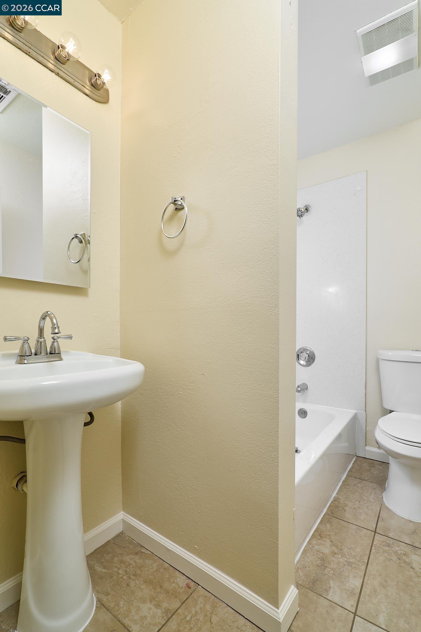Detail Gallery Image 10 of 22 For 300 Radcliffe Dr, Vallejo,  CA 94589 - 4 Beds | 2 Baths