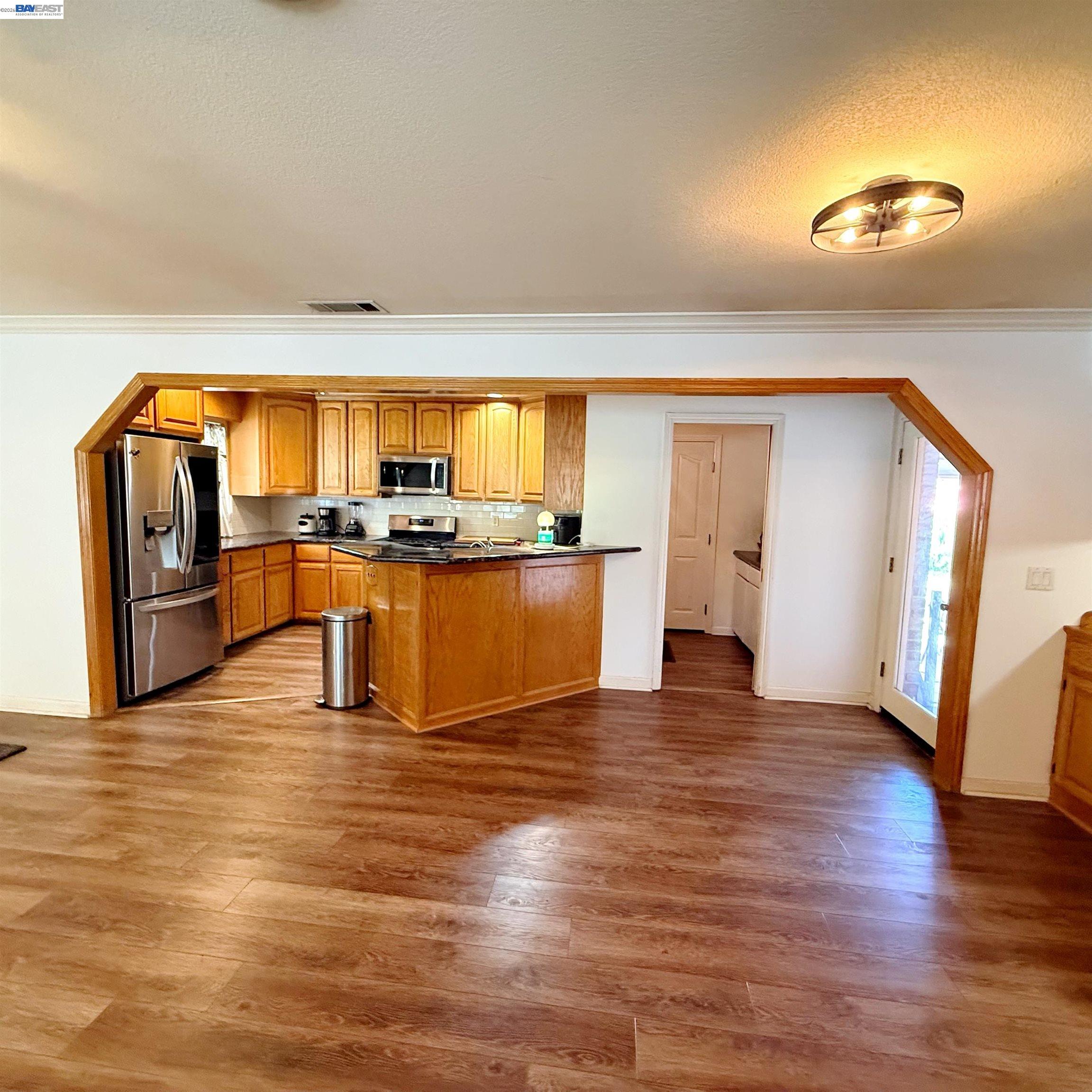 Detail Gallery Image 13 of 32 For 95 W Downs St, Stockton,  CA 95204 - 4 Beds | 2 Baths