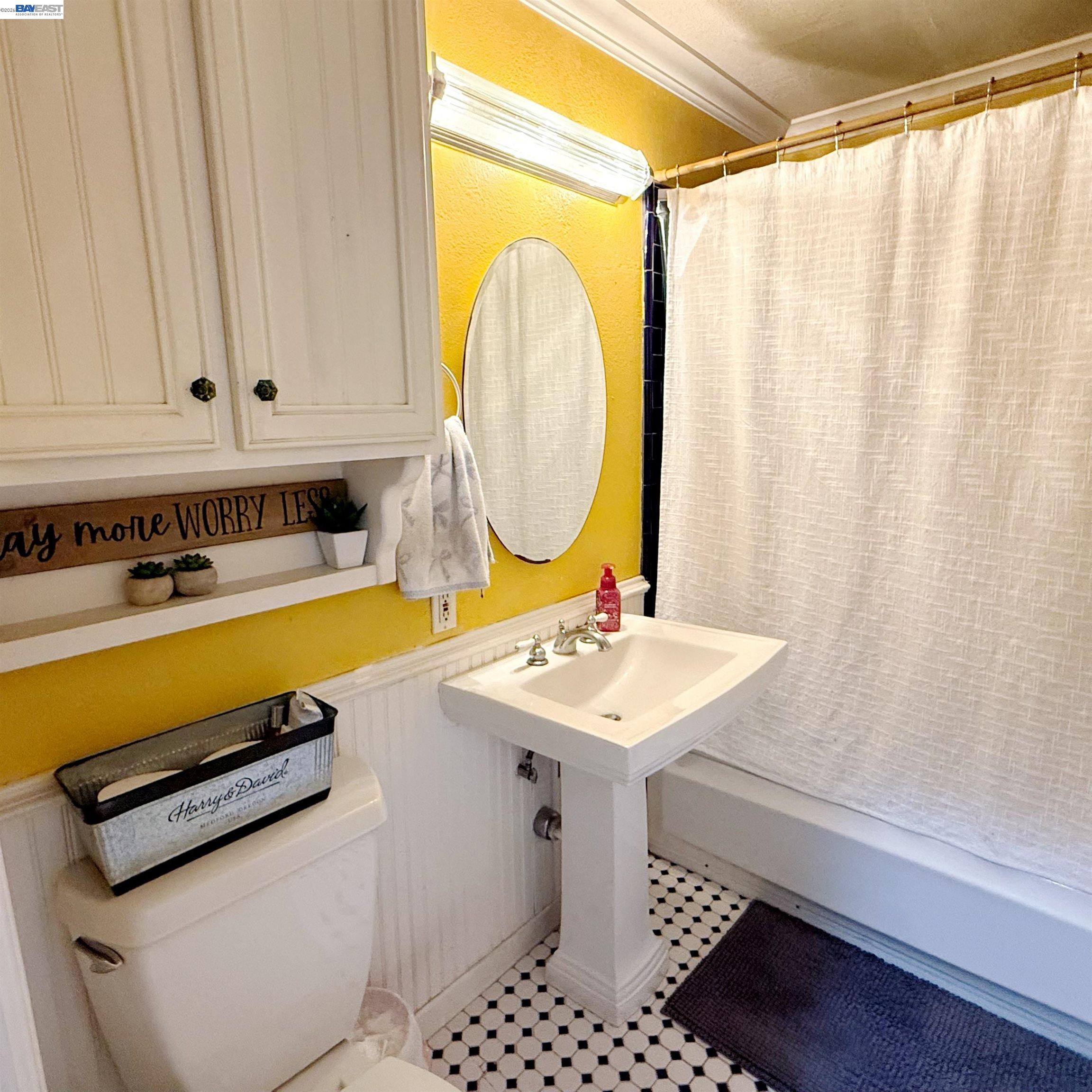 Detail Gallery Image 27 of 32 For 95 W Downs St, Stockton,  CA 95204 - 4 Beds | 2 Baths