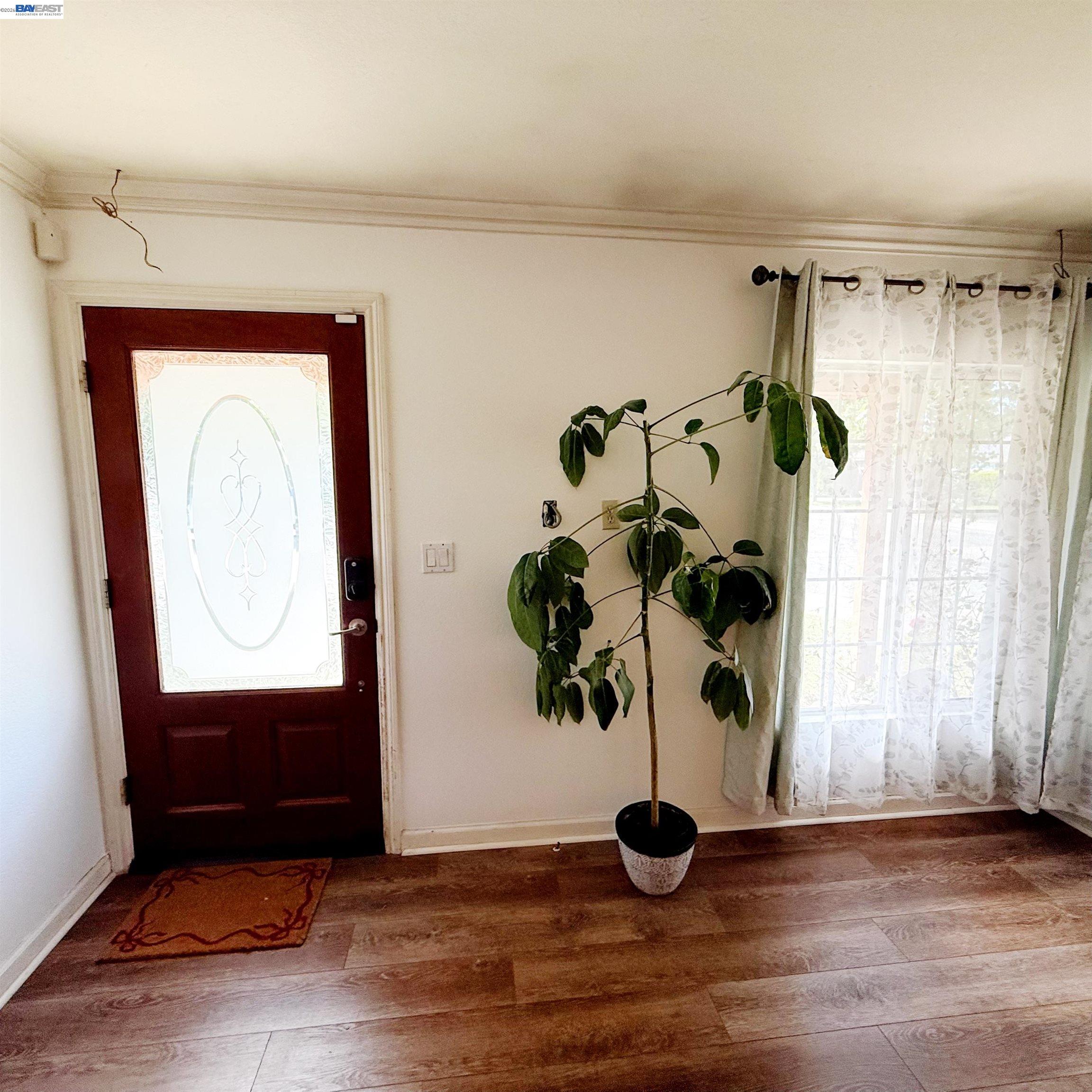 Detail Gallery Image 6 of 32 For 95 W Downs St, Stockton,  CA 95204 - 4 Beds | 2 Baths