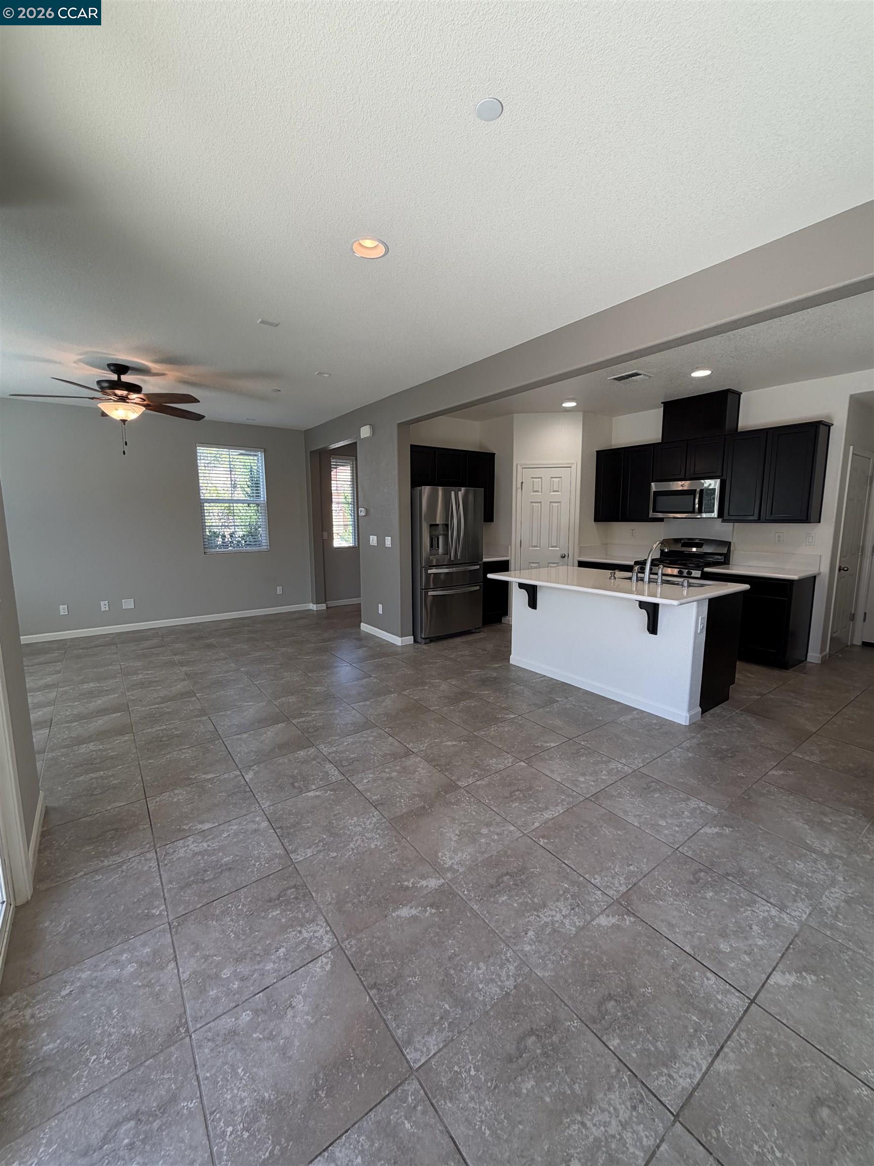 Detail Gallery Image 11 of 34 For Chuck Hammond Dr, Fairfield,  CA 94533 - 4 Beds | 2/1 Baths