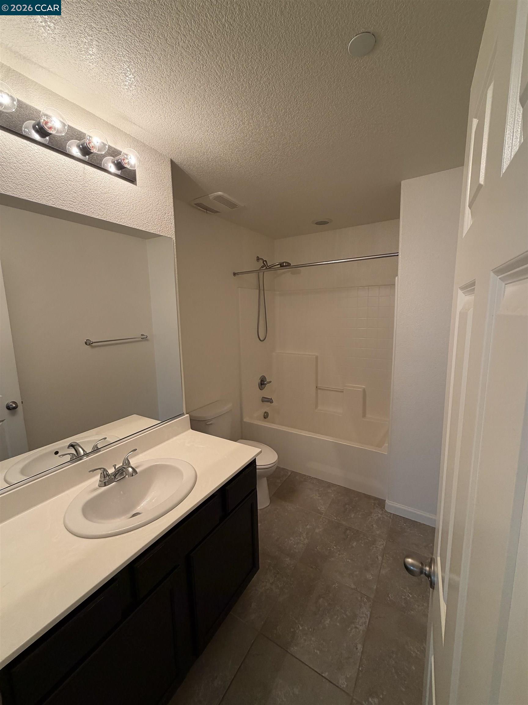 Detail Gallery Image 25 of 34 For Chuck Hammond Dr, Fairfield,  CA 94533 - 4 Beds | 2/1 Baths