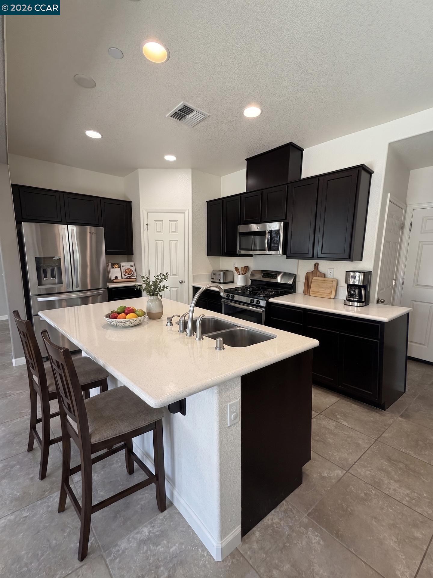 Detail Gallery Image 33 of 45 For Chuck Hammond Dr, Fairfield,  CA 94533 - 4 Beds | 2/1 Baths