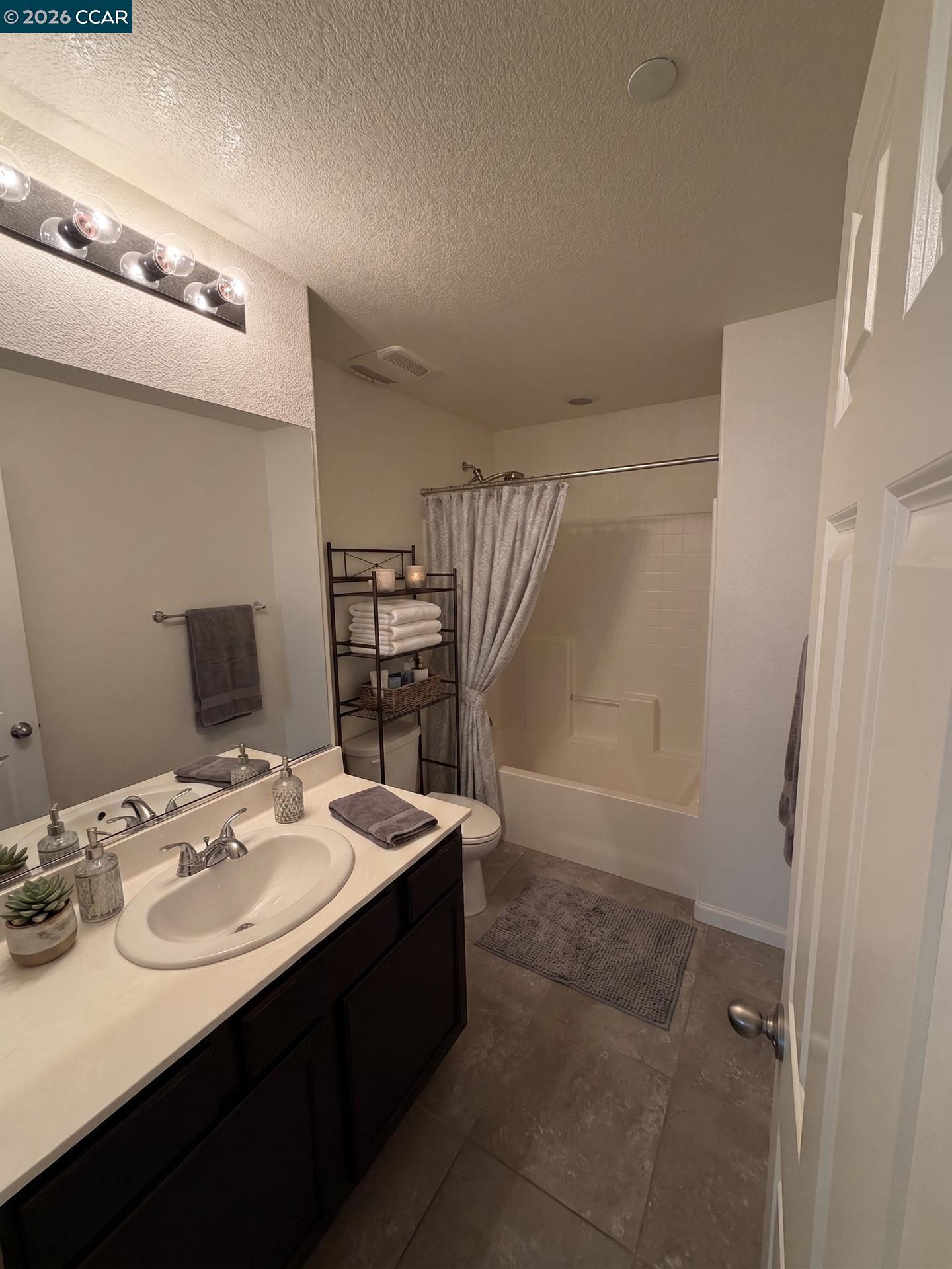 Detail Gallery Image 39 of 45 For Chuck Hammond Dr, Fairfield,  CA 94533 - 4 Beds | 2/1 Baths