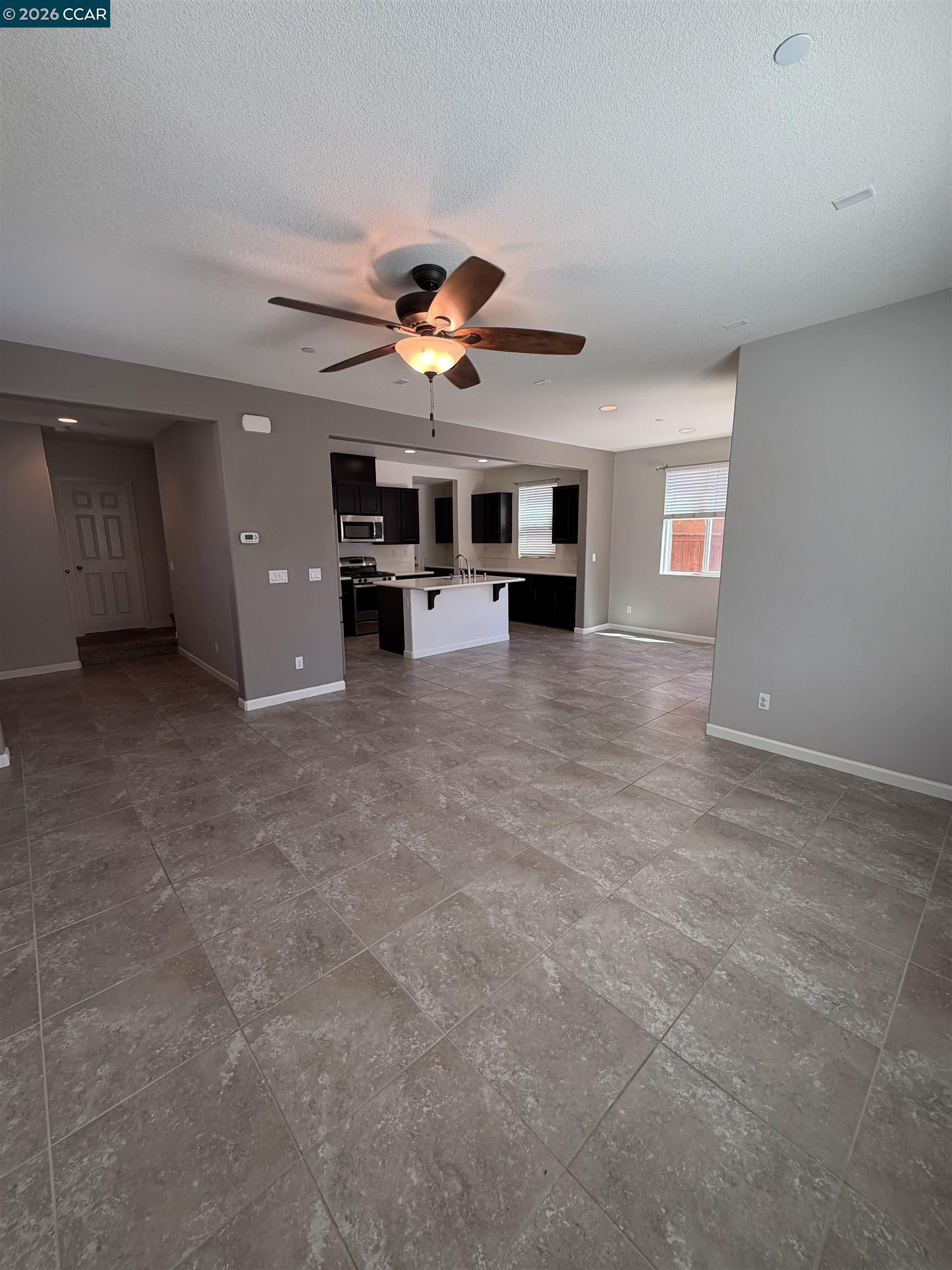 Detail Gallery Image 8 of 34 For Chuck Hammond Dr, Fairfield,  CA 94533 - 4 Beds | 2/1 Baths