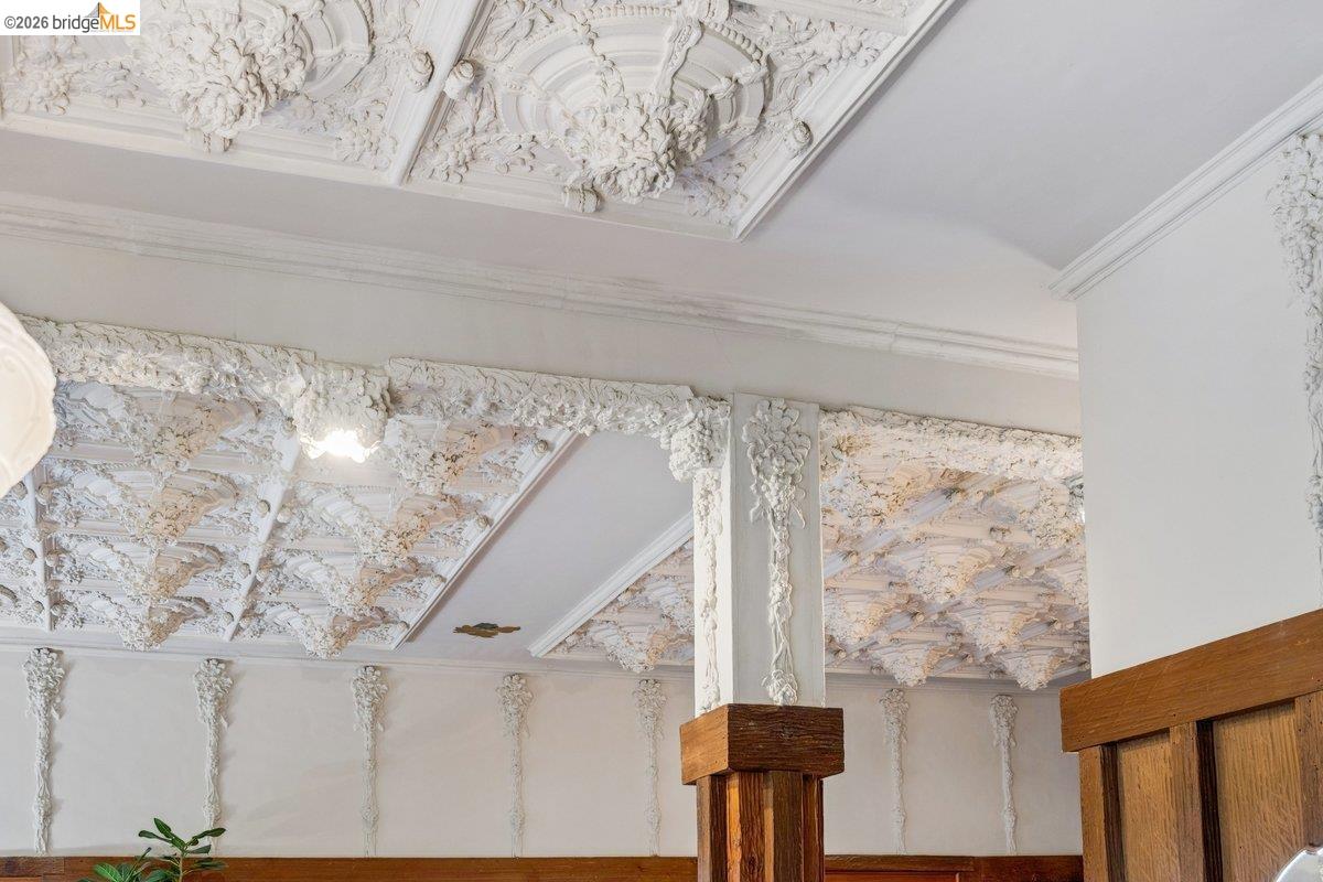 Detail Gallery Image 13 of 79 For 1049 Keith Ave, Berkeley,  CA 94708 - 4 Beds | 4 Baths