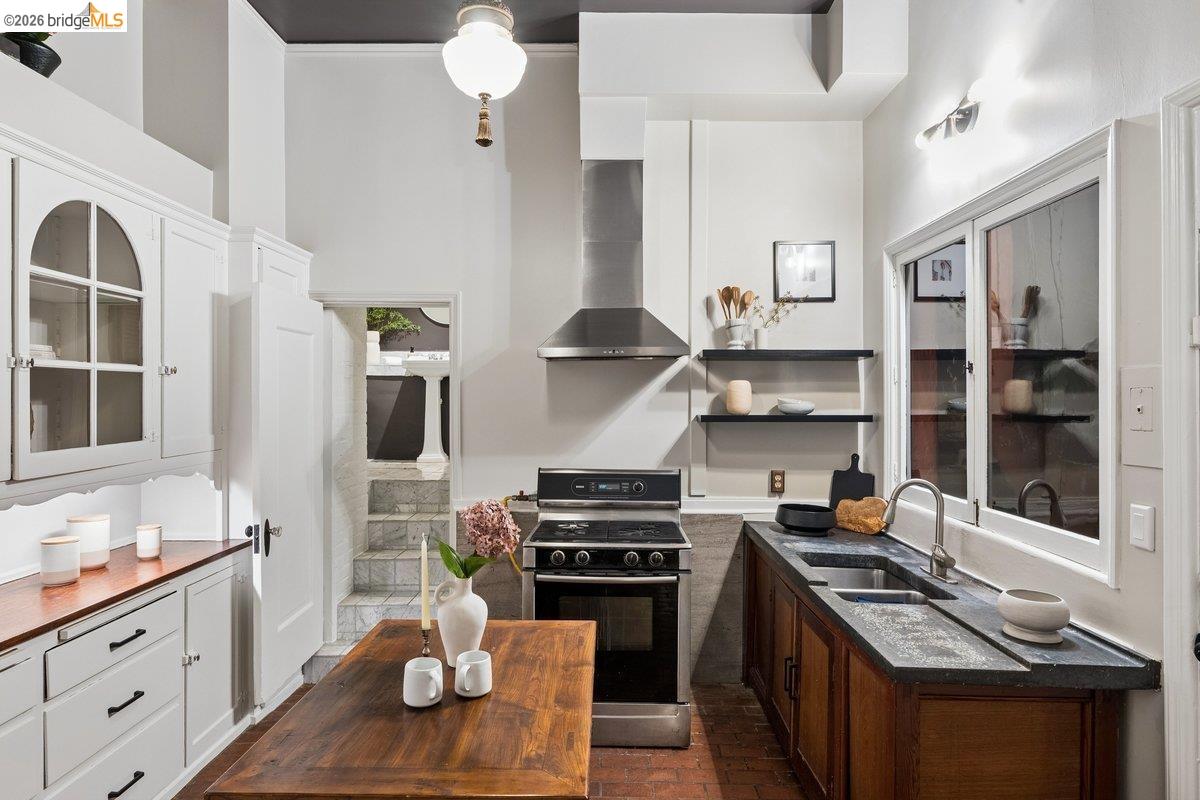 Detail Gallery Image 27 of 79 For 1049 Keith Ave, Berkeley,  CA 94708 - 4 Beds | 4 Baths