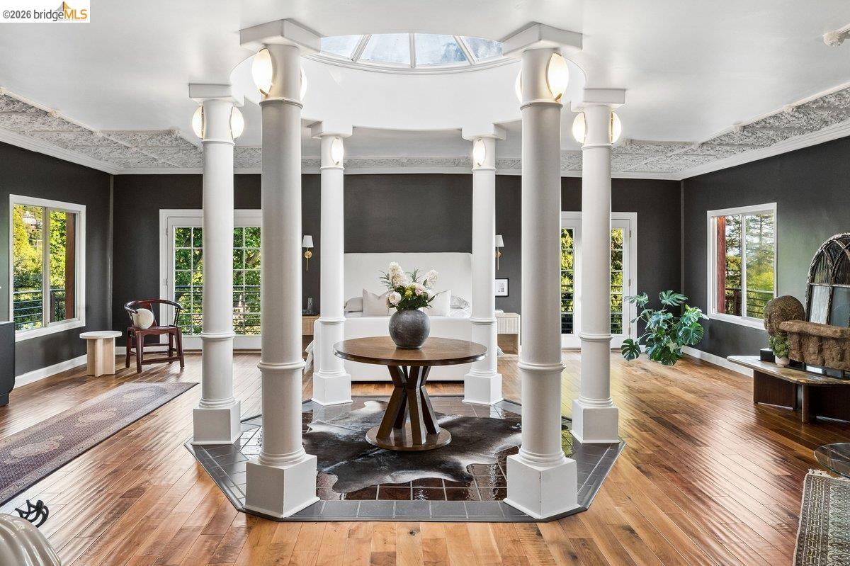 Detail Gallery Image 32 of 79 For 1049 Keith Ave, Berkeley,  CA 94708 - 4 Beds | 4 Baths