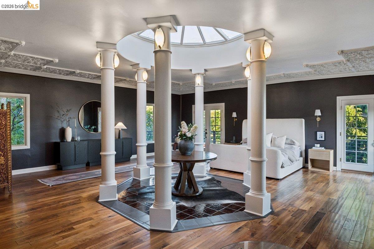 Detail Gallery Image 33 of 79 For 1049 Keith Ave, Berkeley,  CA 94708 - 4 Beds | 4 Baths