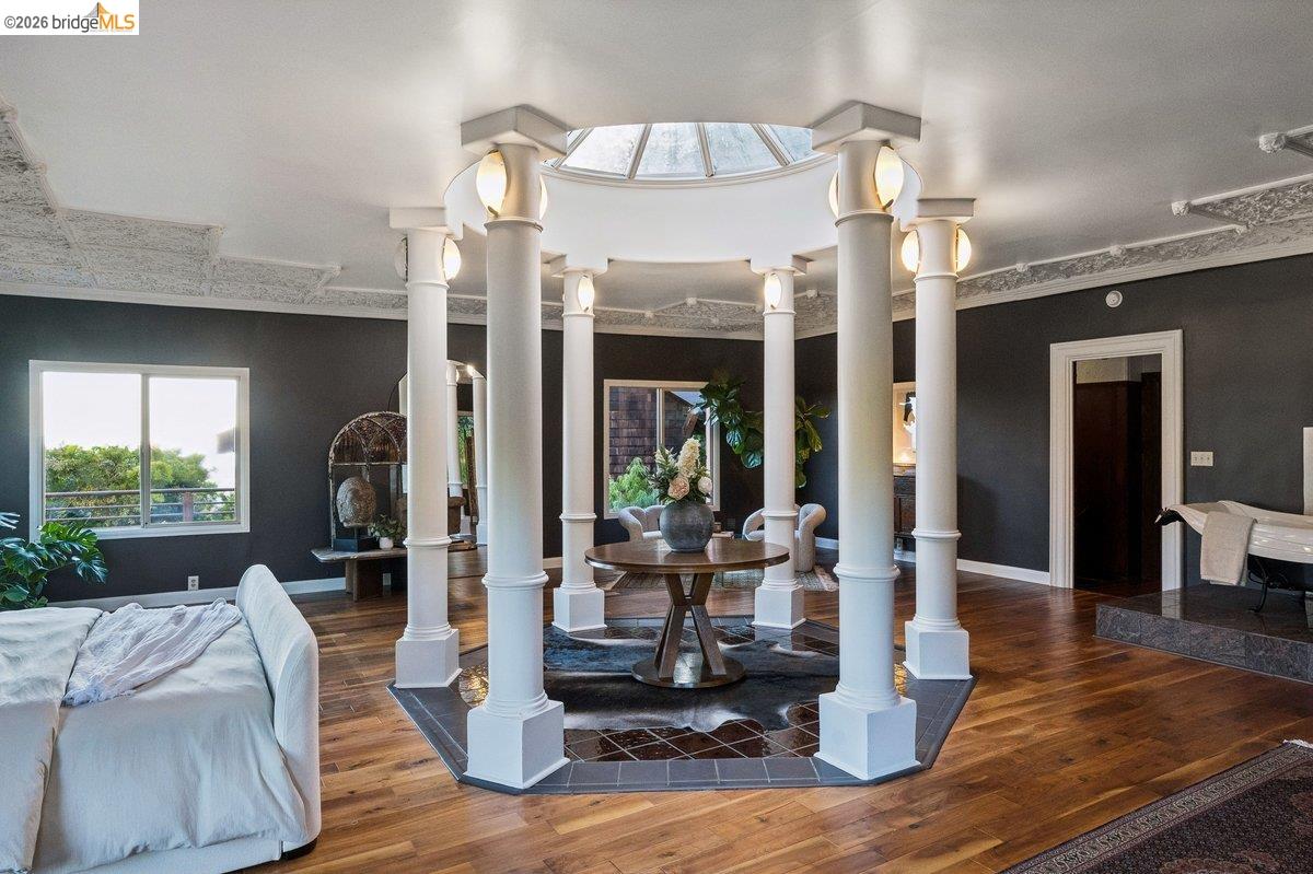 Detail Gallery Image 34 of 79 For 1049 Keith Ave, Berkeley,  CA 94708 - 4 Beds | 4 Baths