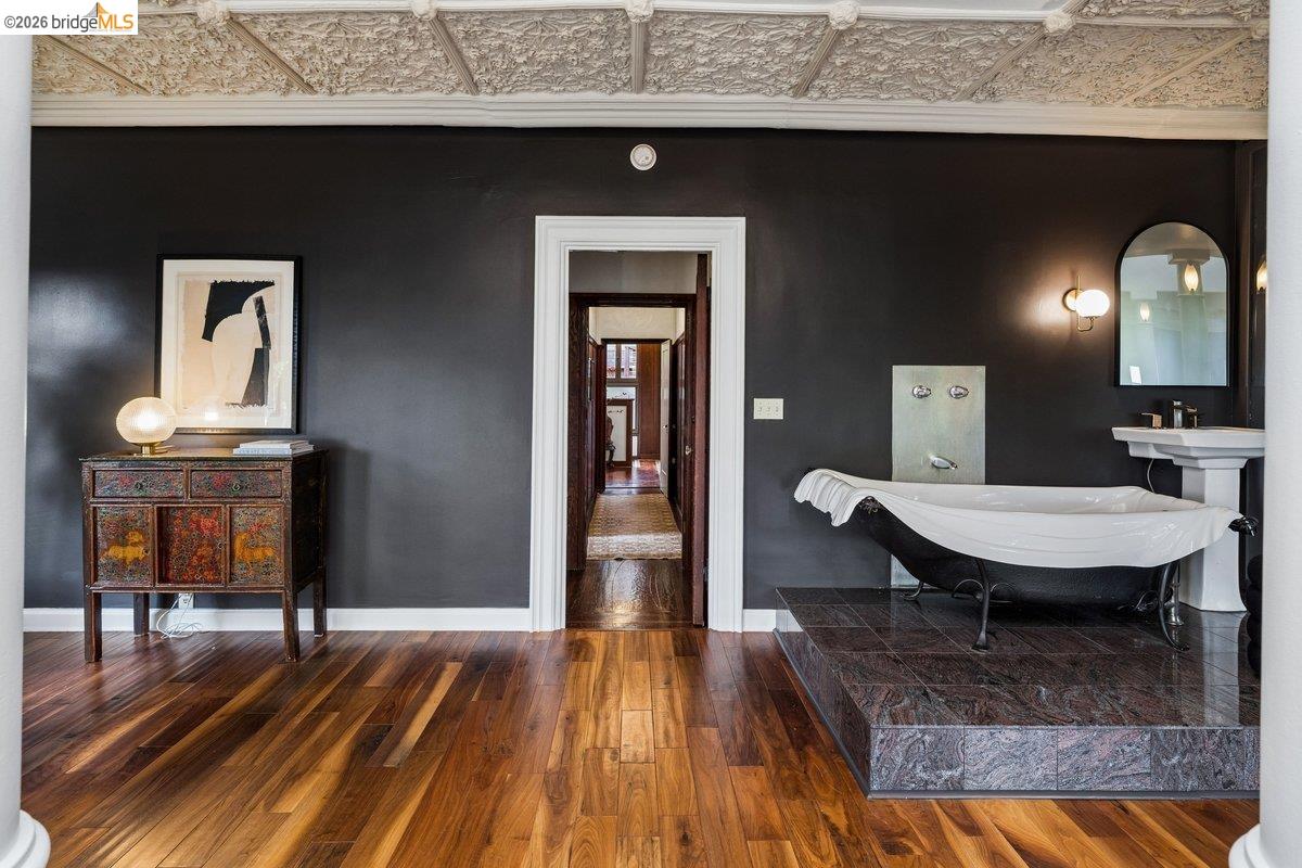 Detail Gallery Image 39 of 79 For 1049 Keith Ave, Berkeley,  CA 94708 - 4 Beds | 4 Baths