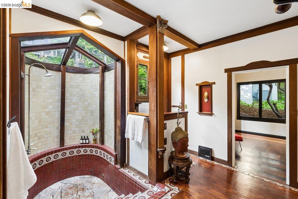 Detail Gallery Image 48 of 79 For 1049 Keith Ave, Berkeley,  CA 94708 - 4 Beds | 4 Baths