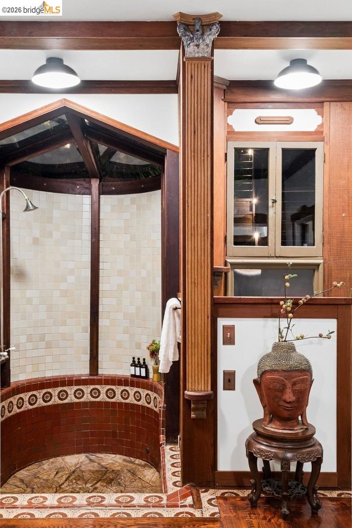 Detail Gallery Image 49 of 79 For 1049 Keith Ave, Berkeley,  CA 94708 - 4 Beds | 4 Baths