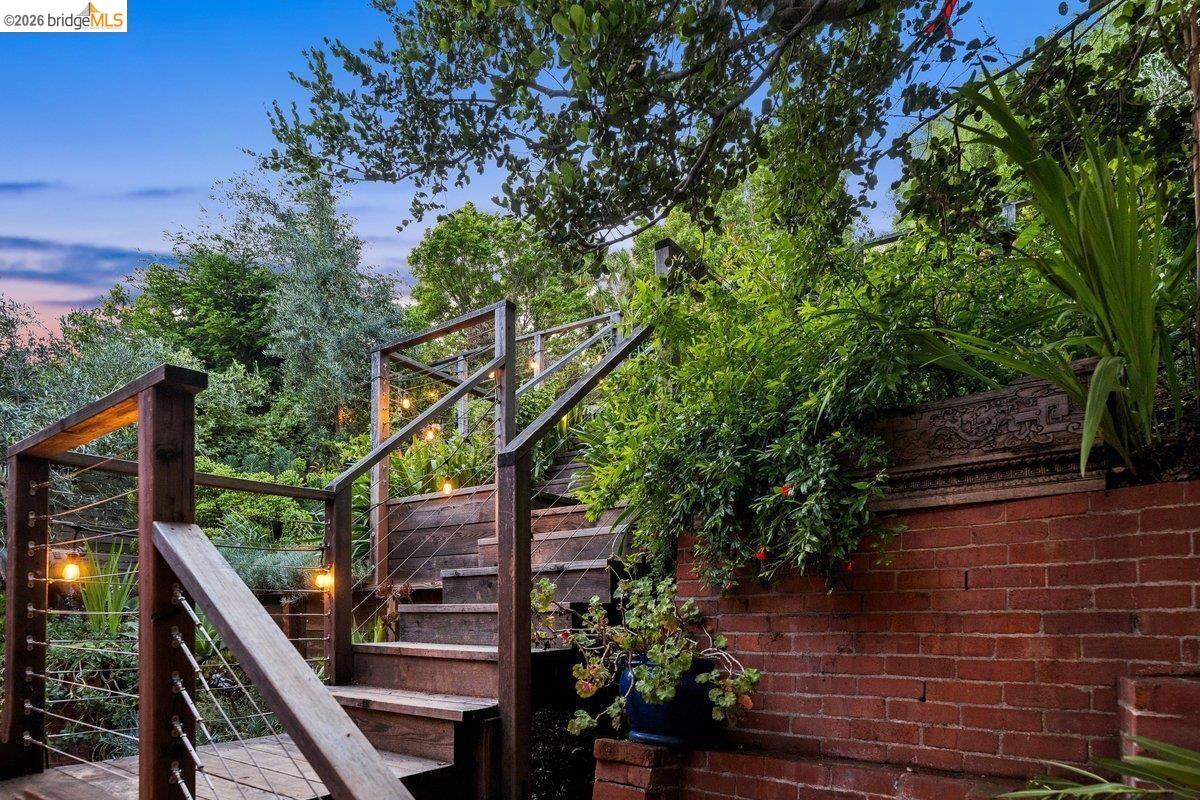 Detail Gallery Image 55 of 79 For 1049 Keith Ave, Berkeley,  CA 94708 - 4 Beds | 4 Baths