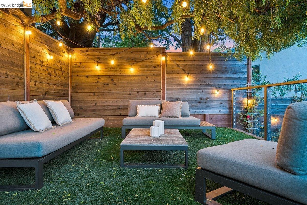 Detail Gallery Image 58 of 79 For 1049 Keith Ave, Berkeley,  CA 94708 - 4 Beds | 4 Baths