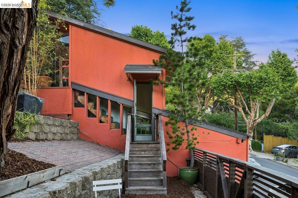 Detail Gallery Image 61 of 79 For 1049 Keith Ave, Berkeley,  CA 94708 - 4 Beds | 4 Baths