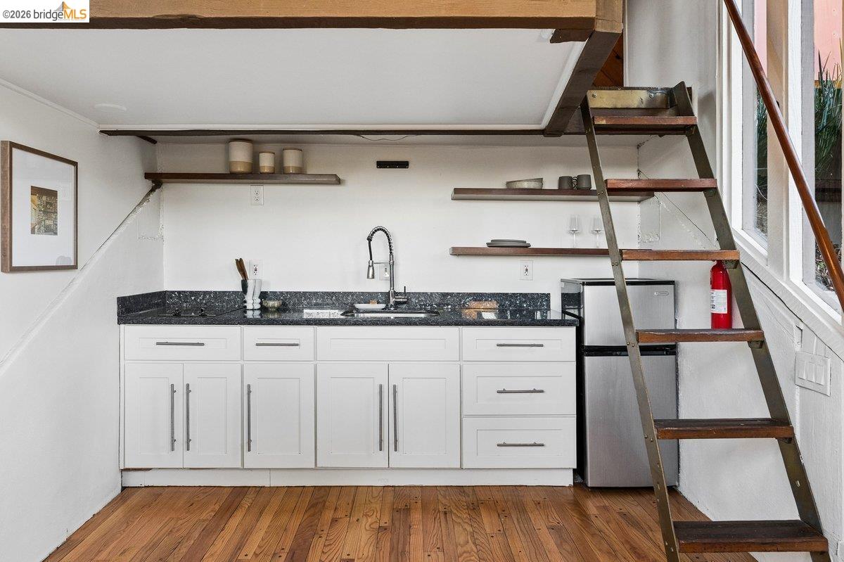 Detail Gallery Image 63 of 79 For 1049 Keith Ave, Berkeley,  CA 94708 - 4 Beds | 4 Baths