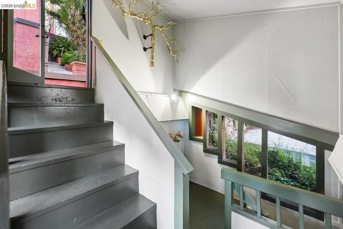 Detail Gallery Image 66 of 79 For 1049 Keith Ave, Berkeley,  CA 94708 - 4 Beds | 4 Baths