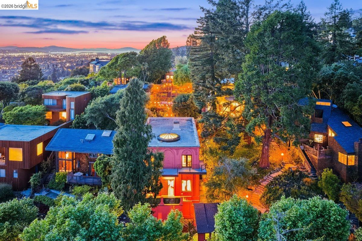 Detail Gallery Image 67 of 79 For 1049 Keith Ave, Berkeley,  CA 94708 - 4 Beds | 4 Baths