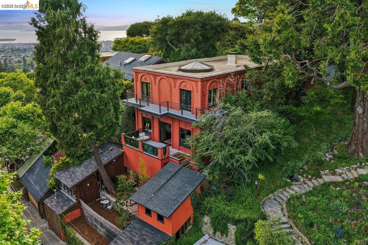 Detail Gallery Image 69 of 79 For 1049 Keith Ave, Berkeley,  CA 94708 - 4 Beds | 4 Baths