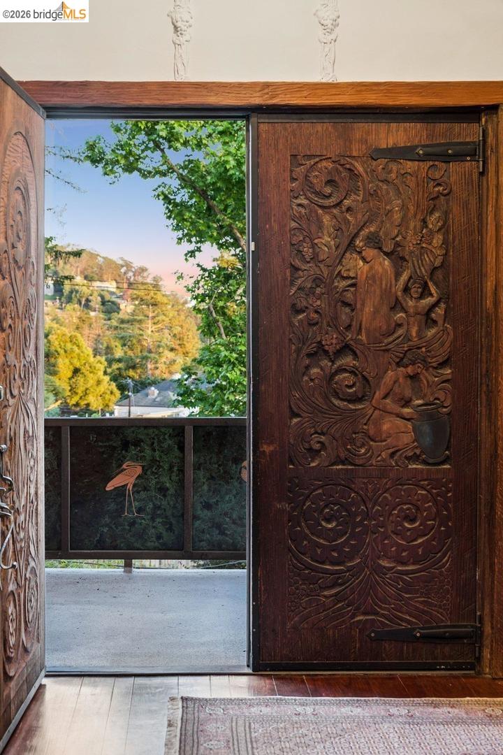 Detail Gallery Image 8 of 79 For 1049 Keith Ave, Berkeley,  CA 94708 - 4 Beds | 4 Baths