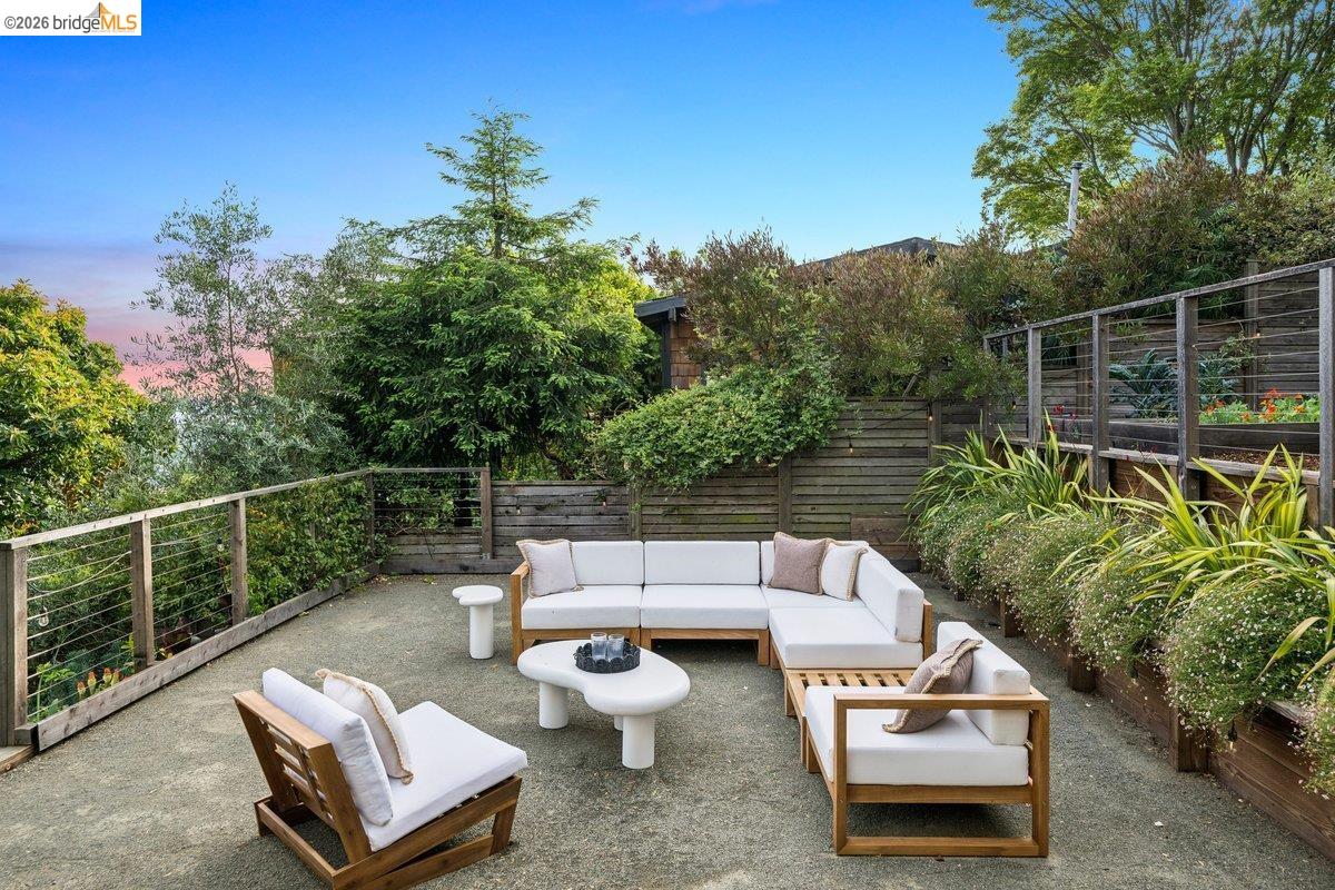 Detail Gallery Image 71 of 79 For 1049 Keith Ave, Berkeley,  CA 94708 - 4 Beds | 4 Baths