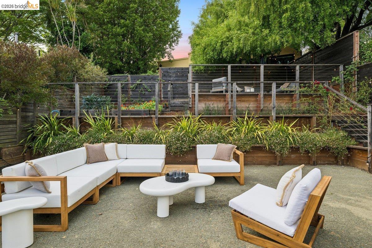 Detail Gallery Image 72 of 79 For 1049 Keith Ave, Berkeley,  CA 94708 - 4 Beds | 4 Baths