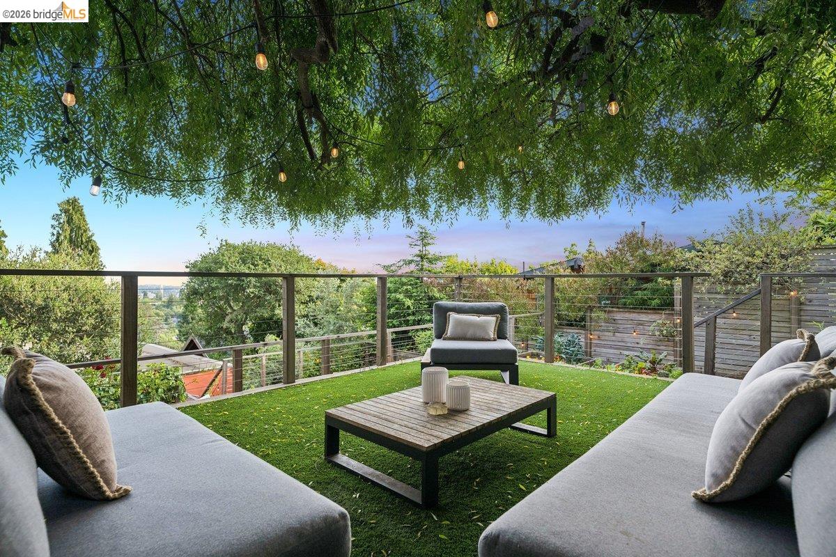 Detail Gallery Image 73 of 79 For 1049 Keith Ave, Berkeley,  CA 94708 - 4 Beds | 4 Baths