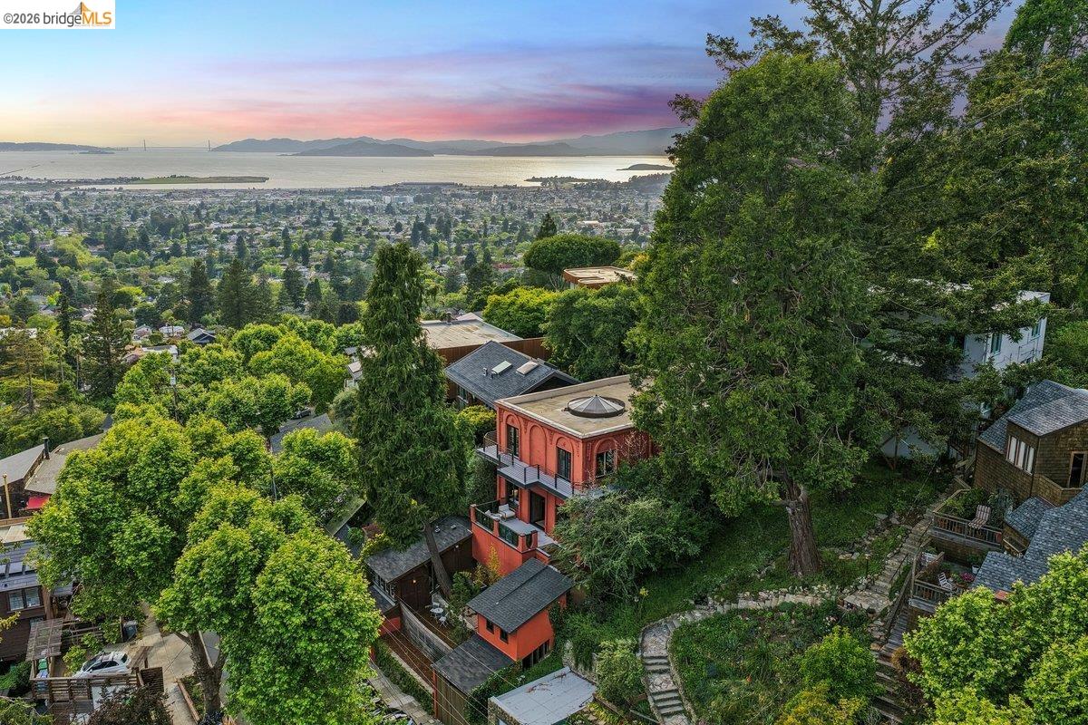 Detail Gallery Image 75 of 79 For 1049 Keith Ave, Berkeley,  CA 94708 - 4 Beds | 4 Baths